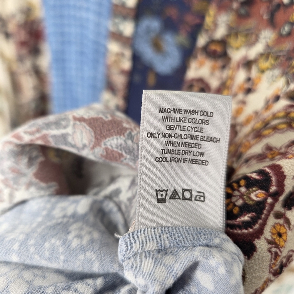 John Mark Floral Patchwork Button Front Convertib… - image 9